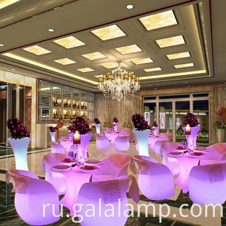 Современные сиденья кубика для шикарных встреч на открытом воздухе